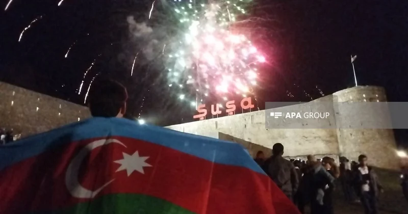 В Шуше День Победы отметили салютом