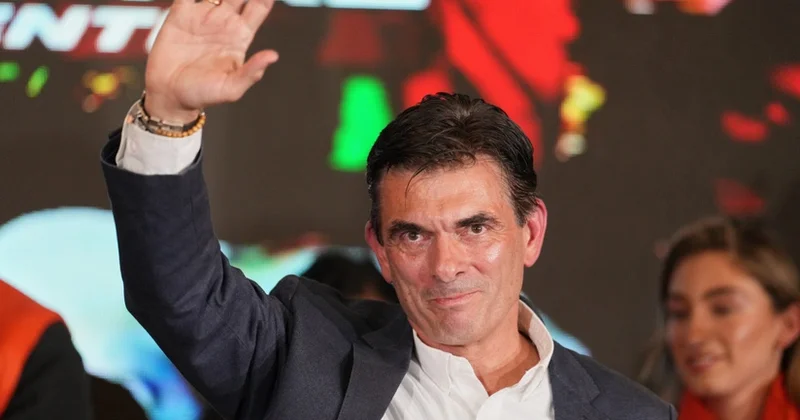 Boliviyanın yeni prezidenti and içib