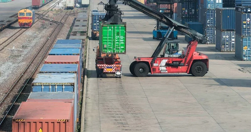 В сухой порт Ирана прибыл первый грузовой поезд из России