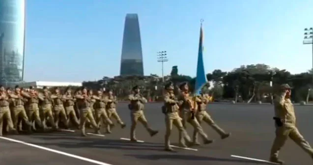 FHN hərbçiləri paraddan keçdi Video