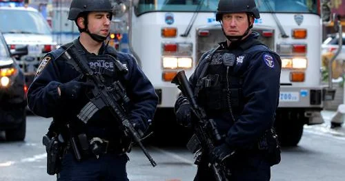 ABŞ də ev sahibi ünvanı səhv salan təmizlikçi qadını güllələyib öldürüb