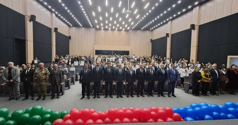 В Шушинской городской средней школе №1 прошло мероприятие, посвященное Дню Победы (ФОТО)