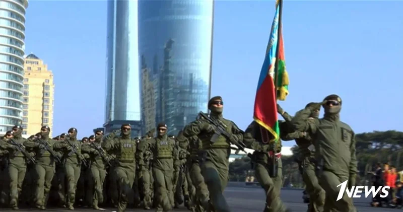 На военном параде в Баку также прошла колонна подразделения специального назначения Qartal СГБ