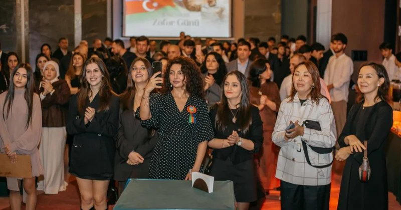 Batumidə Zəfər Günü və Dövlət Bayrağı Günü qeyd olunub FOTOLAR