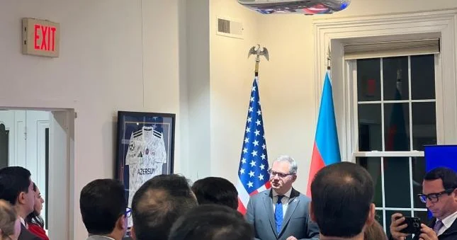 “Qarabağ”ın imzalı forması ABŞ a qədər gedib çıxdı Şəkillər