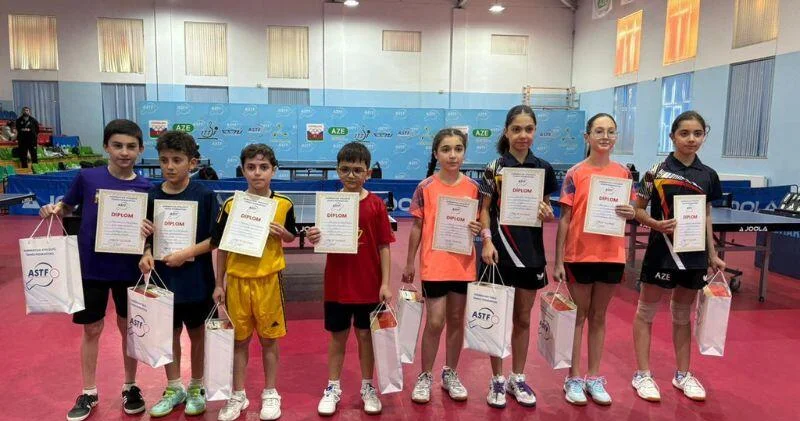 В Азербайджане прошел турнир по настольному теннису по случаю Дня Победы