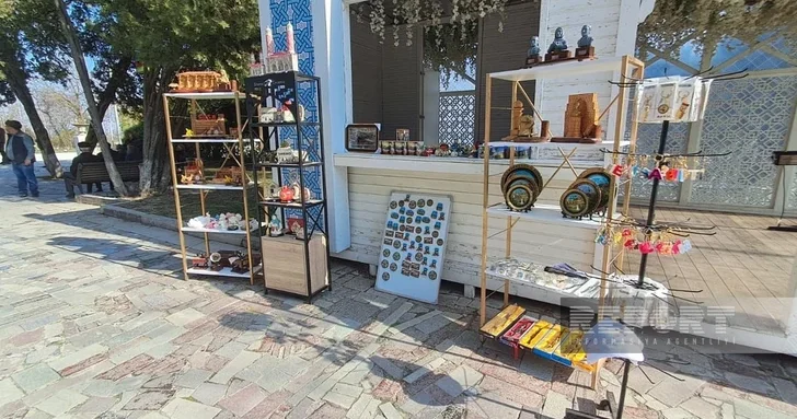 В Шуше в честь Дня Победы прошла выставка изделий ручной работы жителей города