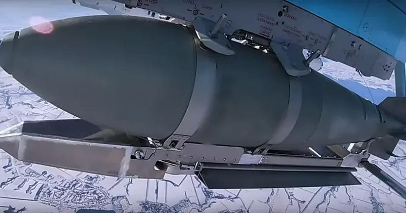 ASTRA: Российские бомбардировщики уронили 129 авиабомб ФОТО