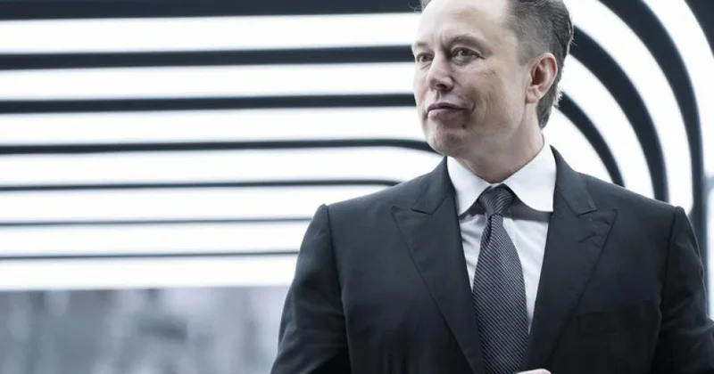 İlon Mask NATO nu tamamilə yenidən qurmağa çağırıb