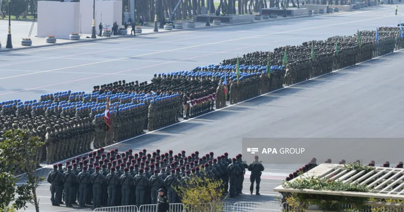 День Победы: По площади Азадлыг прошла военная техника Азербайджанской Армии ПРЯМОЙ ЭФИР ОБНОВЛЕНО