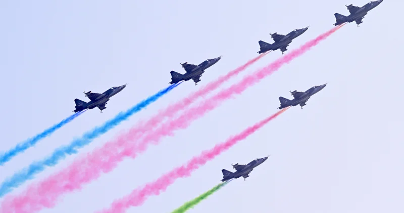 Zəfərin 5 ili: Bakıda hərbi parad keçirildi (YENİLƏNİB)