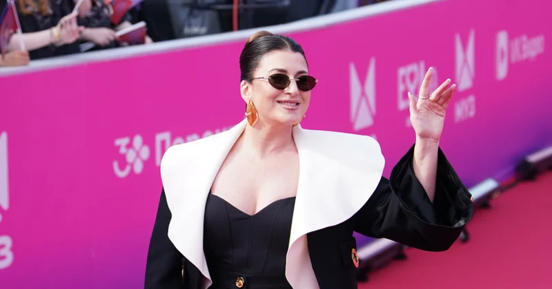 “Mən gecə gündüz işləyən nənəyəm”