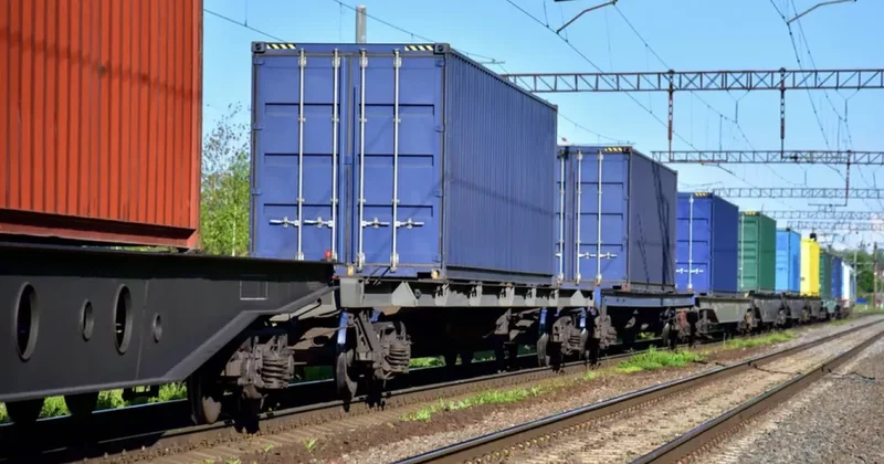 Первый российский грузовой поезд прибыл в Тегеран