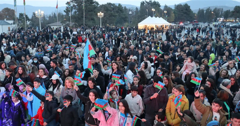 В Ханкенди были организованы концерт и салют в честь Дня Победы ФОТО