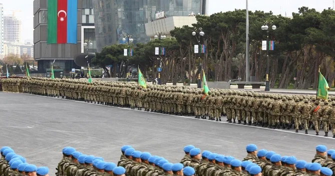 Bakıda hərbi parad bu səbəbdən 13:00 da keçiriləcək