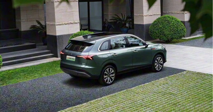 Dünyanın ən uzaqmənzilli hibrid krossoveri bəlli oldu FOTO