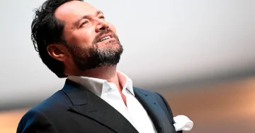 İtaliyada Putin tərəfdarı olan opera müğənnisinin çıxışı ləğv edilib...