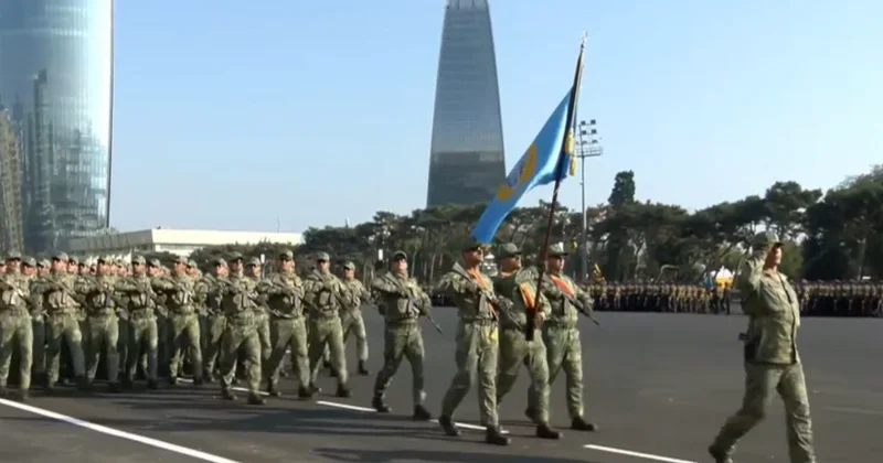 Bakıda Hərbi paradda ilk dəfə insansız sistem qoşunlarının parad heyəti keçib