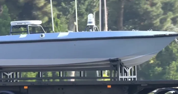 На военном параде в Баку впервые показали морской дрон камикадзе Кайра