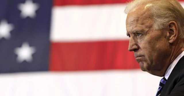 “Tramp ABŞ da prezident kimi deyil, kral kimi davranır...”