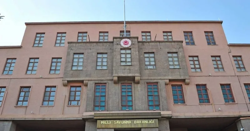 Cəsarət, qələbə və sədaqət Türkiyə MN dən hərbi paradla bağlı paylaşım