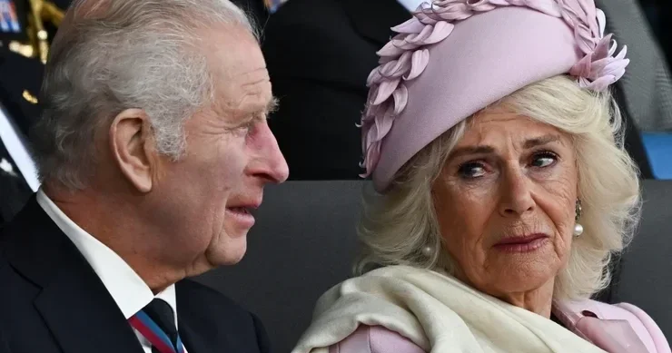 Болезнь сна заставляет короля Чарльза III спать отдельно от Камиллы