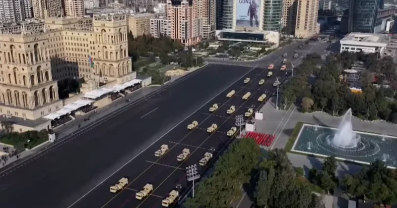 Bakıdakı hərbi paradda Hero 120 sərbəst uçan döyüş sursatları ilk dəfə nümayiş etdirilib