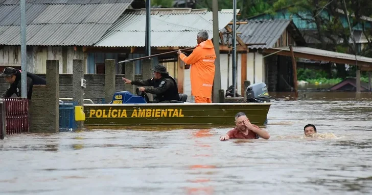 Торнадо в Бразилии оставил после себя руины и десятки жертв