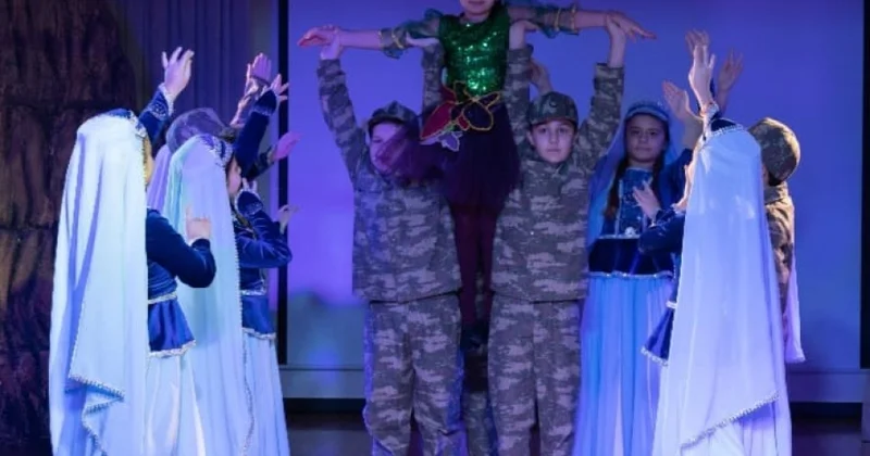 Azərbaycan tarixini bədii və emosional dildə çatdıran tamaşa “Bayraq yolu”