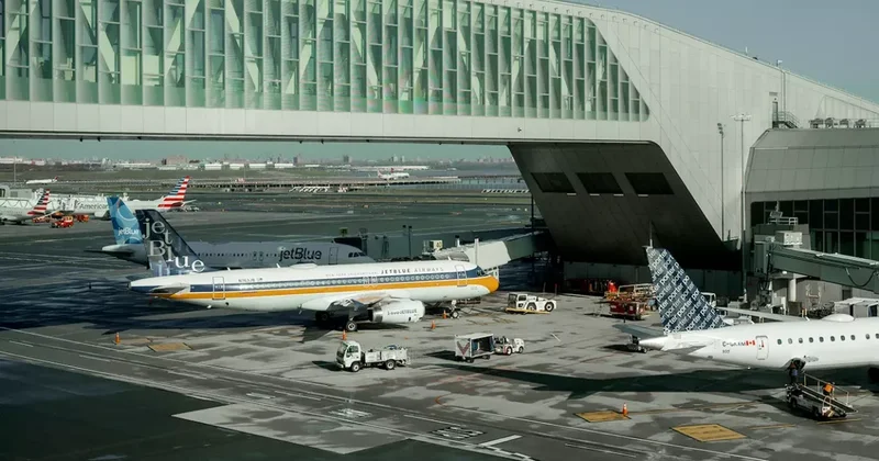 Шатдаун в США парализовал работу авиакомпаний