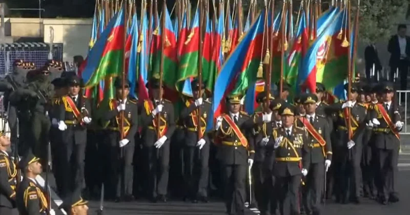 Парад Победы в Баку проходит под командованием генерала Керима Велиева