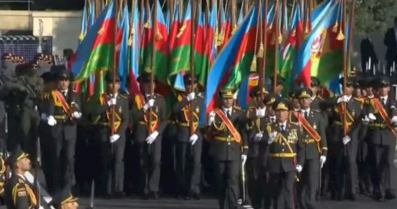 Hərbi parada Kərim Vəliyev komandanlıq edir