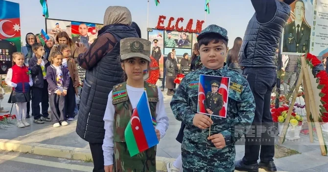 Naxçıvanda 8 Noyabr Zəfər Günü ilə əlaqədar şəhid məzarları ziyarət edilir