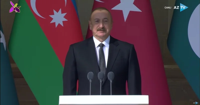 Bakıda hərbi parad keçirilir: Prezident çıxış edir CANLI