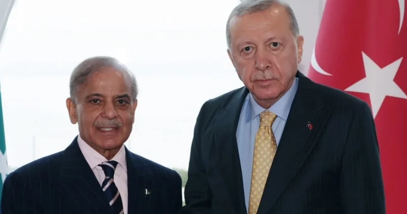 Türkiyə və Pakistan liderləri Bakıda görüşüb