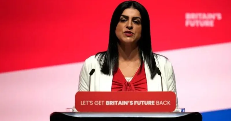 Сабина Махмуд перекрывает дорогу мигрантам