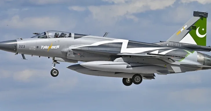 Пакистанские истребители JF 17 Thunder пронесутся над Баку в День Победы