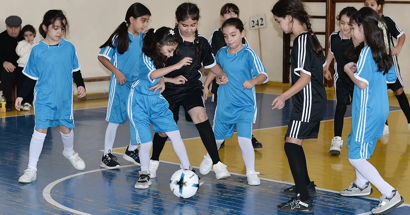 Bakıda UEFA nın dəstəyi ilə keçirilən “Məktəbli Qızlar” turnirinə start verilib FOTO