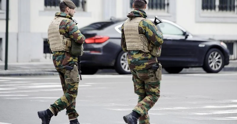 Бельгия возрождает военную службу