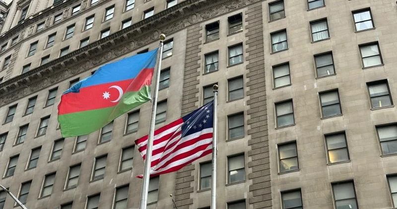 Azərbaycan bayrağı Nyu York səmasına qaldırılıb