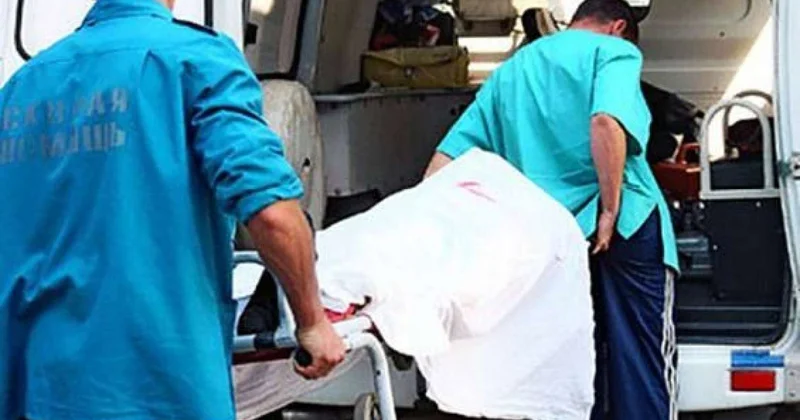 Bakıda DƏHŞƏT: Sevgilisi salonda qadının boğazını kəsdi FOTO