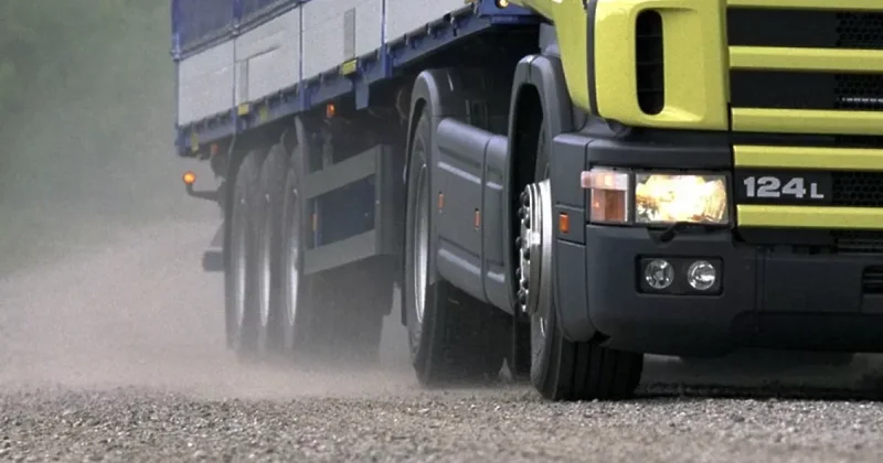 Смертельное ДТП на трассе Баку Губа: грузовик сбил пешехода