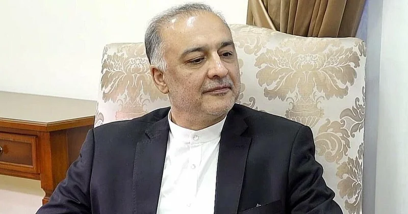 İran səfiri Ermənistanda hərbi mərkəzə getdi