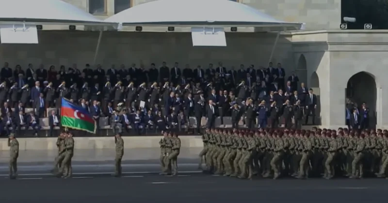 Daxili Qoşunların parad heyətinin keçidi Video