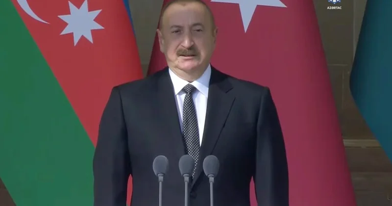 İlham Əliyev paradda çıxış edir Canlı