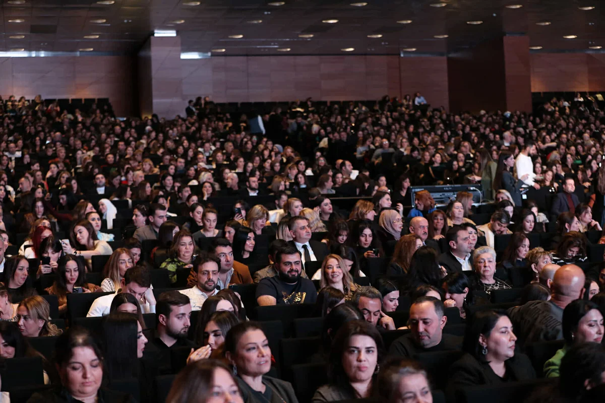 Bakıda Sibel Canın konserti keçirilib FOTOLAR