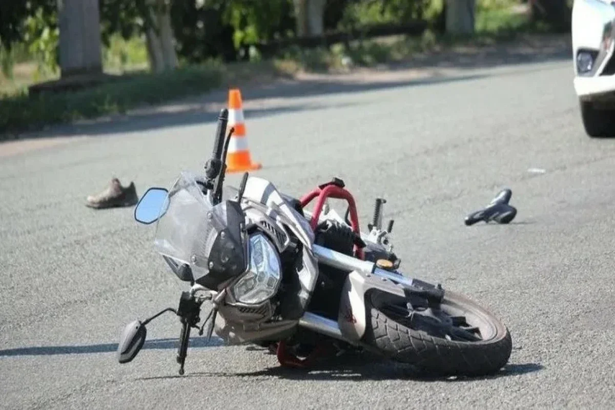 Bakıda motosiklet sürücüsü qəza edib