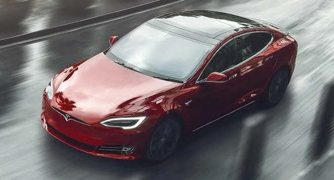 Bakıda Tesla ilə “Chevrolet”toqquşdu Ölən var