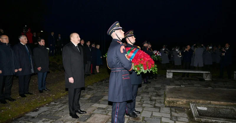Prezident İlham Əliyev və Slovakiya Prezidenti Bratislavada “Azadlıq Qapısı” abidəsini ziyarət ediblər FOTO