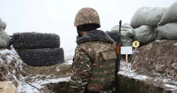 Ermənistanda zabit öldü